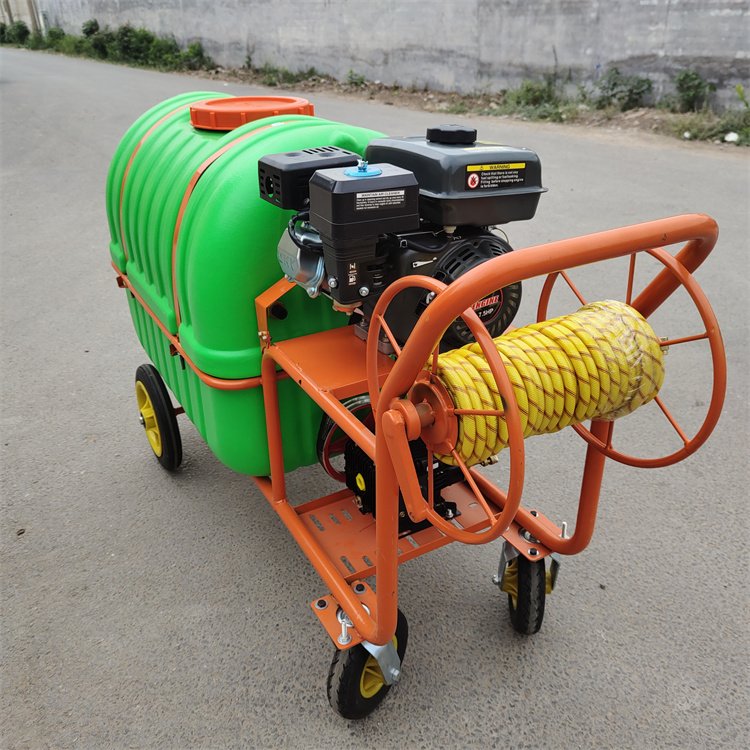 高效植保新选择 果树高射程打药机、四轮手推式园林喷药机与200L汽油消毒机功能解析与应用场景